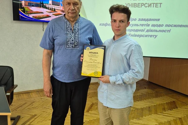 Викладач кафедри КбПЗ нагороджений подякою на засіданні Вченої ради ЦНТУ